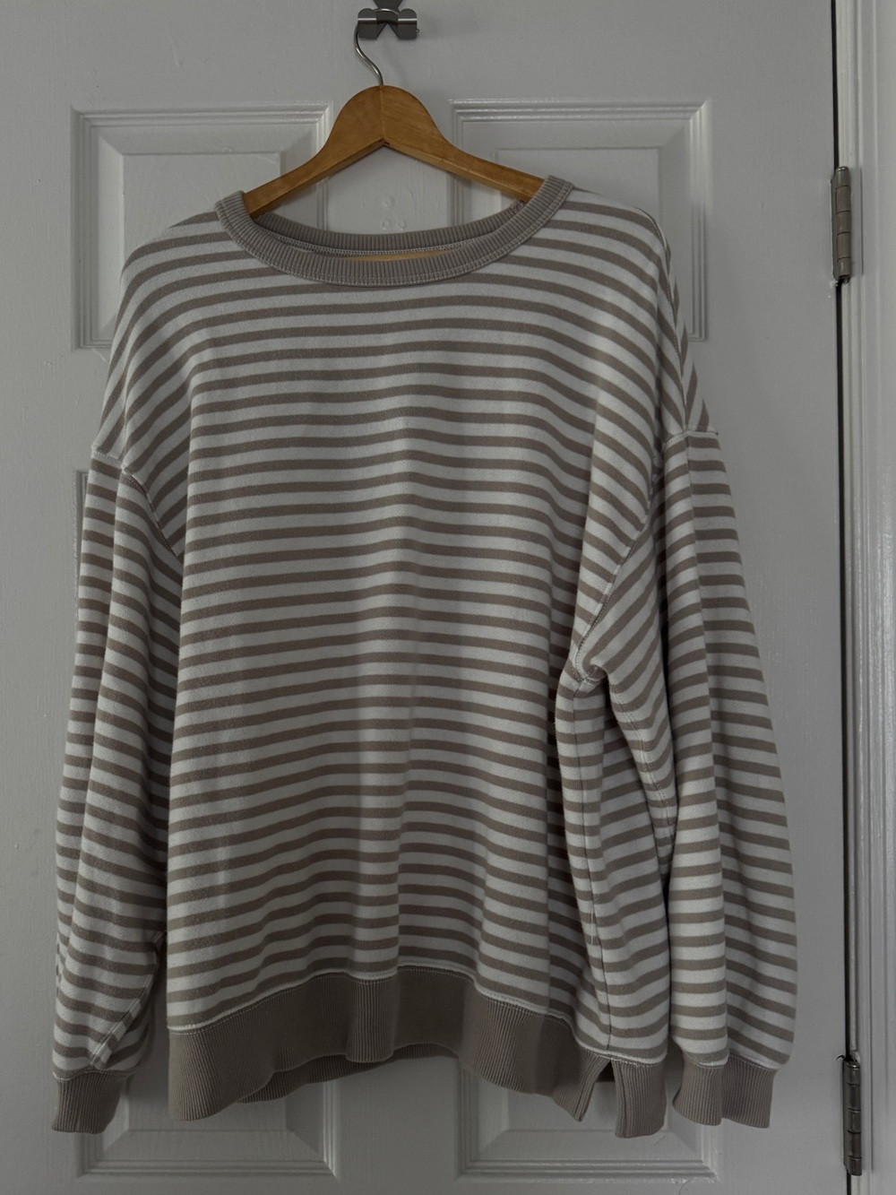 Aerie Tres Chic sweatshirt